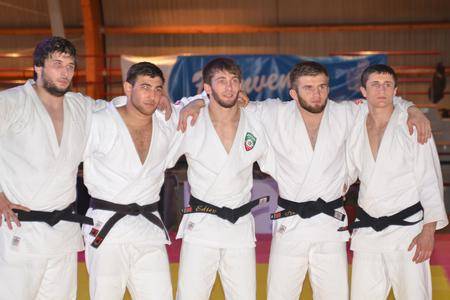l'équipe Russe vainqueur de l'épreuve masculine l'équipe Russe vainqueur de l'épreuve masculine